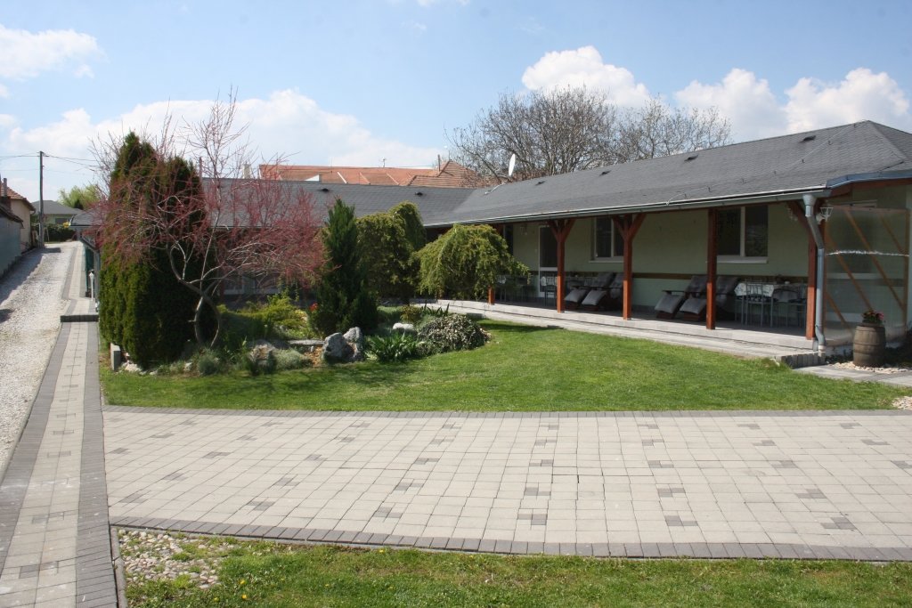 Štúdia Silvia — APARTMÁN v obci Podhájska