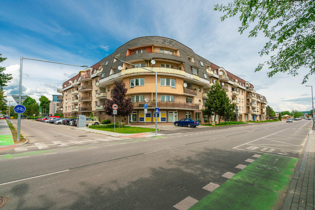 Apartmány Zlatovská — APARTMAN itt: Trenčín