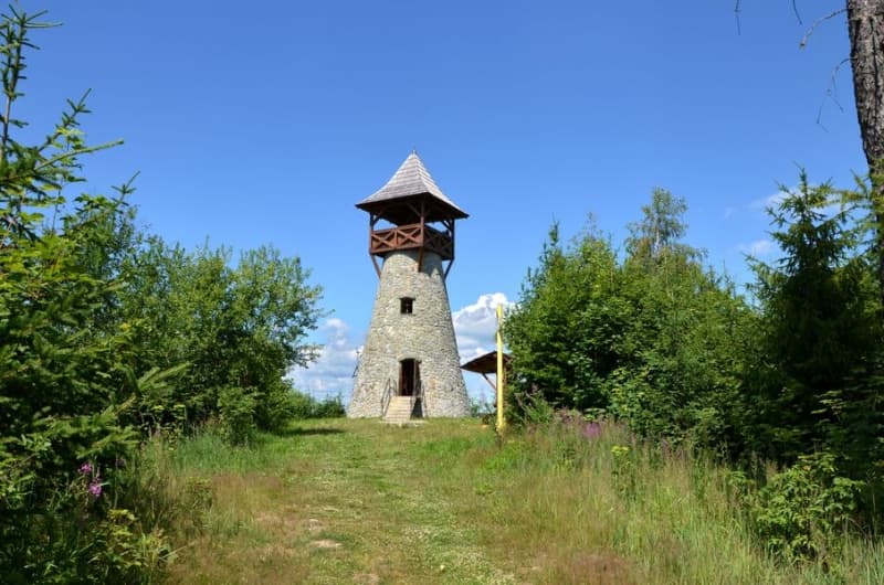 Rozhľadňa na vrchu Bobovec