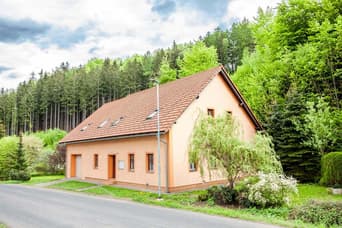 Chalupa Petrovice v zimě
