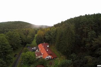 Na samotě v lese télen
