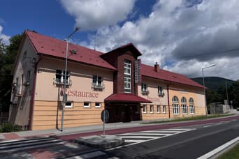 Guesthouse and restaurant Janoštík in the summer