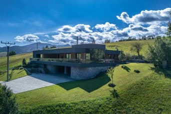 Vila Downhills Residence v lete