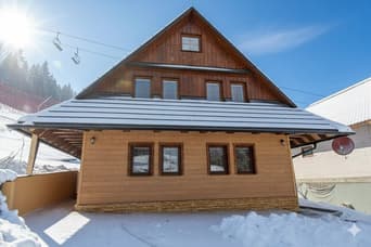 Apartmány pri zjazdovke - Chata Borovica v zime