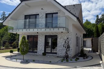 Villa White Stone im Sommer
