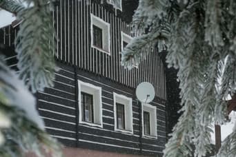 Landhaus U Müllerů im Winter