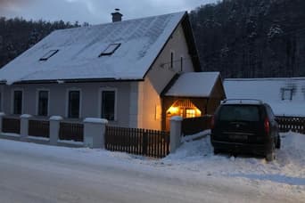Chalupa U Berušek v zimě