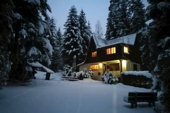 Cottage pri Grófskej studničke in the winter