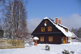 Sýkorova cottage in the winter