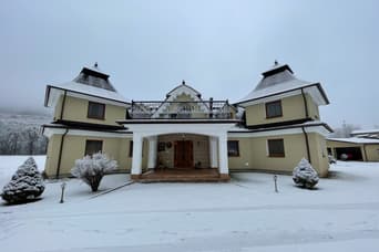 Penzión U dvoch levov v zime