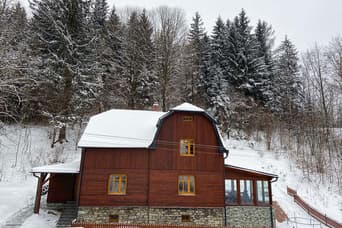 Cottage v Údolí in the winter