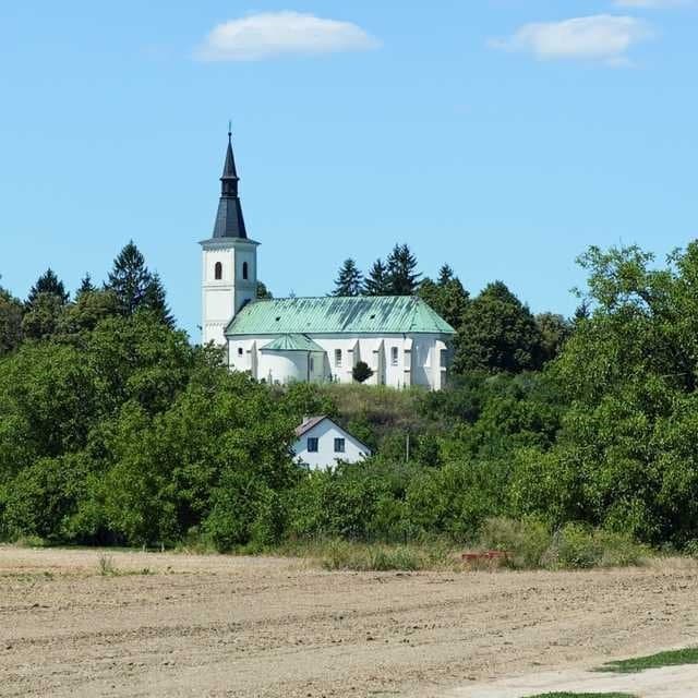 Veľké Kostoľany - Turistiská ubytovňa