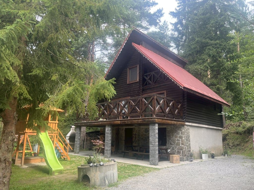 Domek Červený Javor w zimie