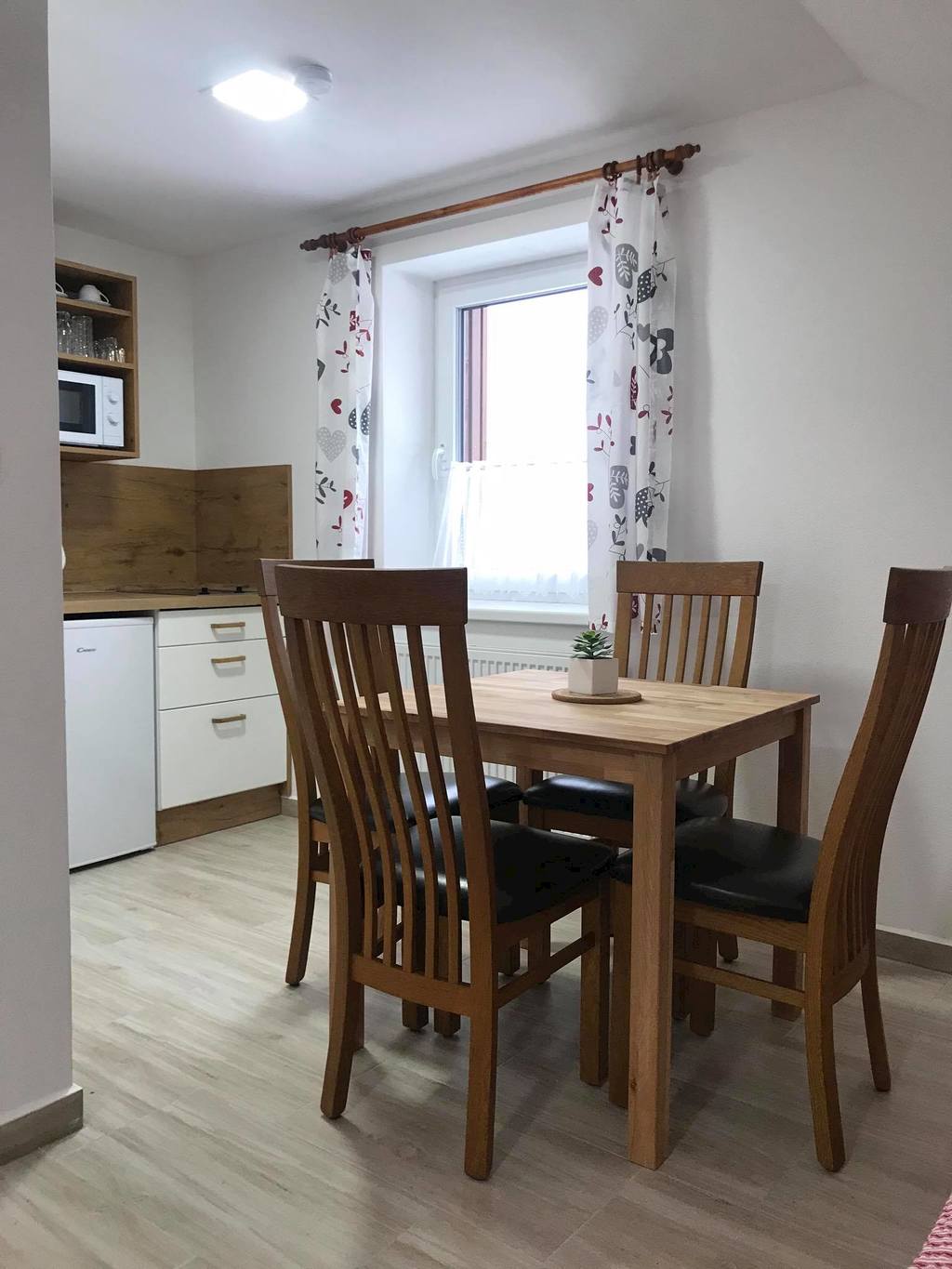 Čtyřlůžkový apartmán č. 2 Apartmán s 1 spálňou - Chalupa nad Modravou