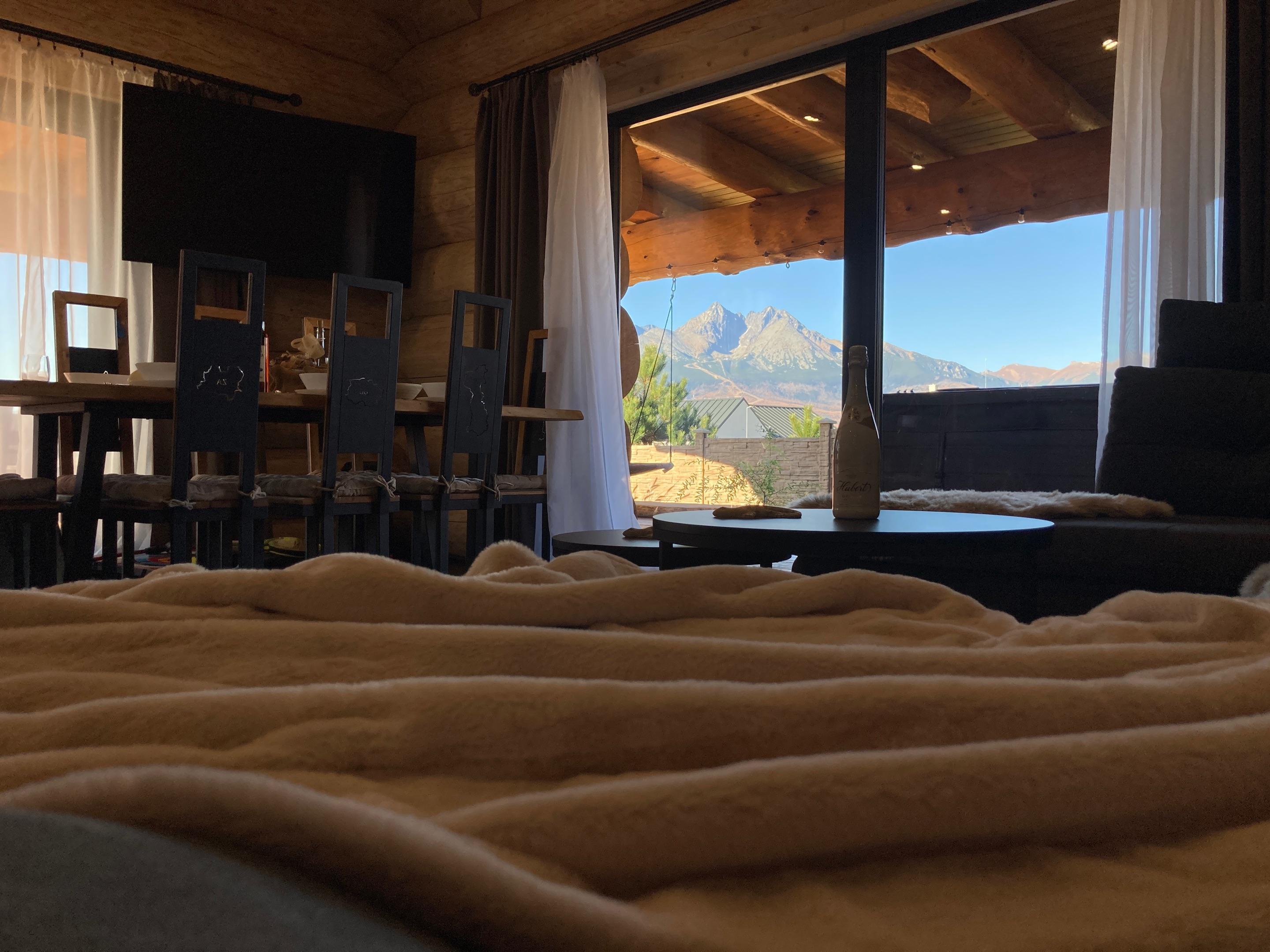 Amia Chalet 745819