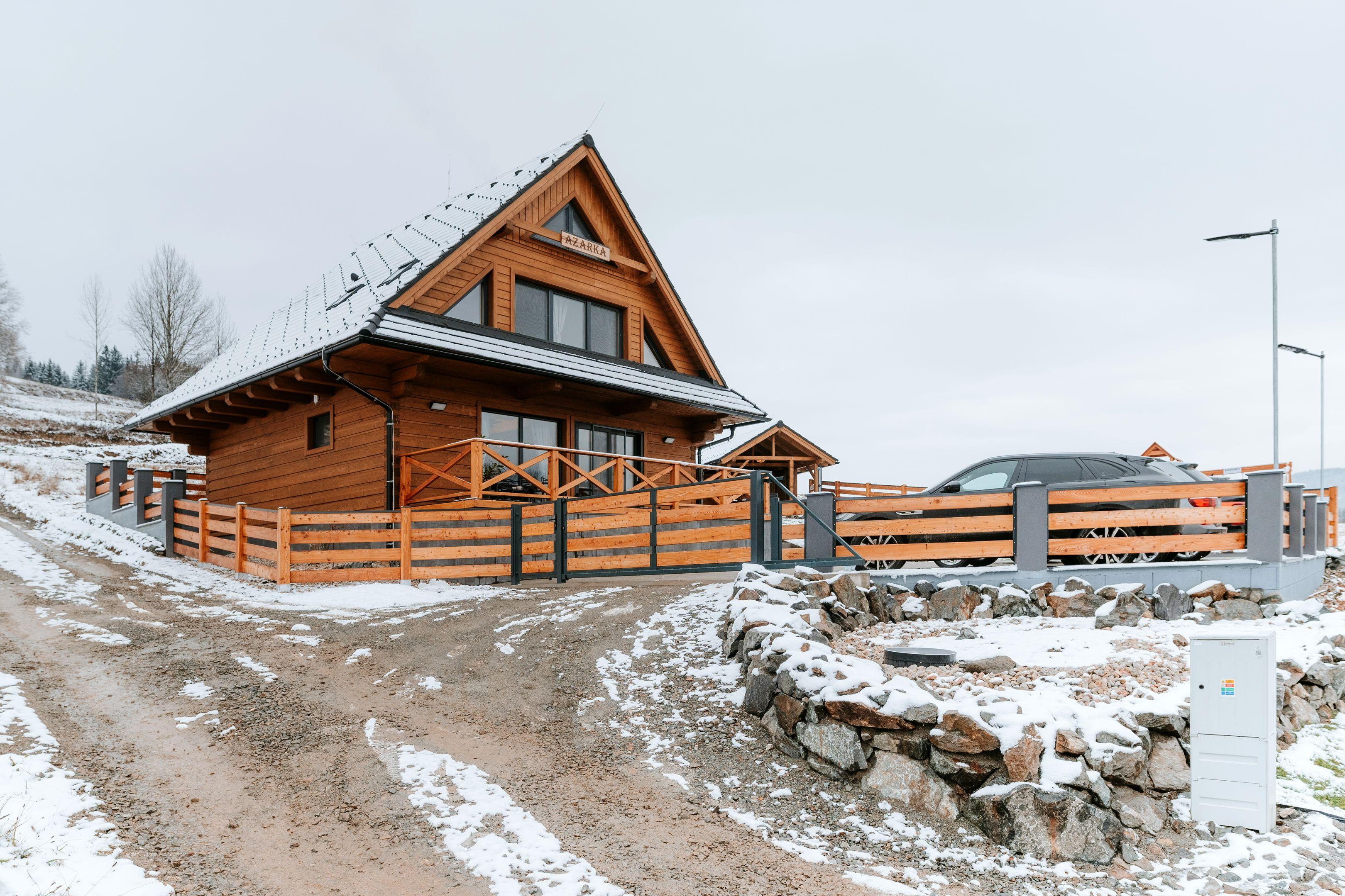 Exterior - Zrub Azarka s vírivkou a saunou