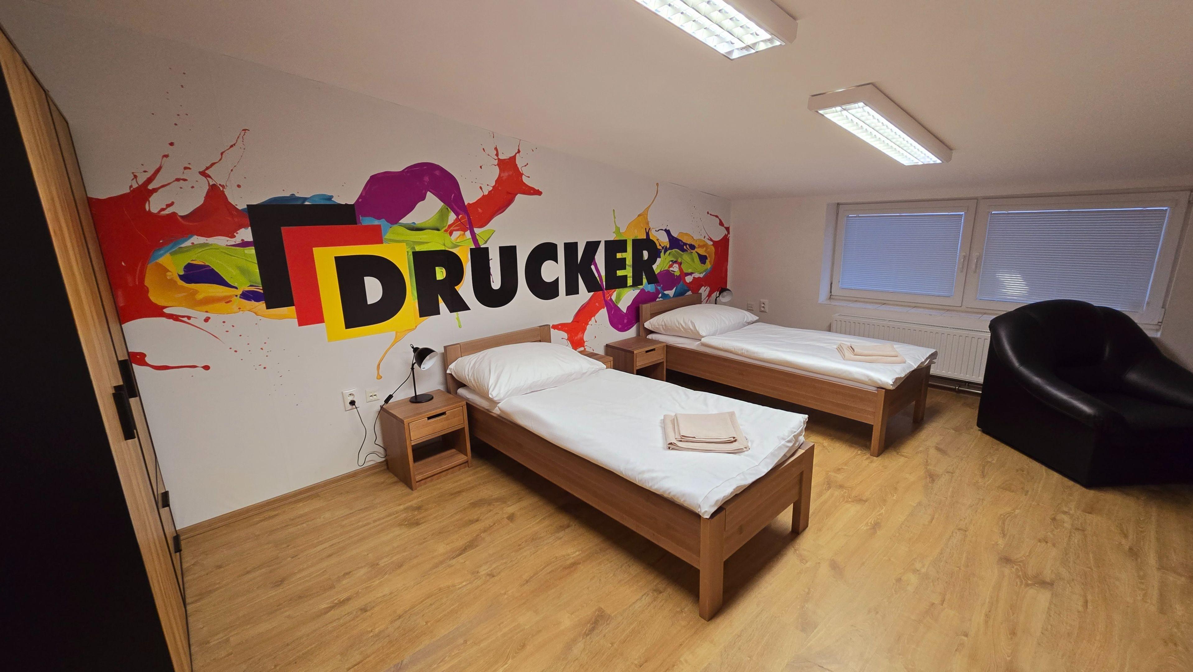 Trojlôžková izba Trojlôžková izba s prístelkou - Penzión DRUCKER