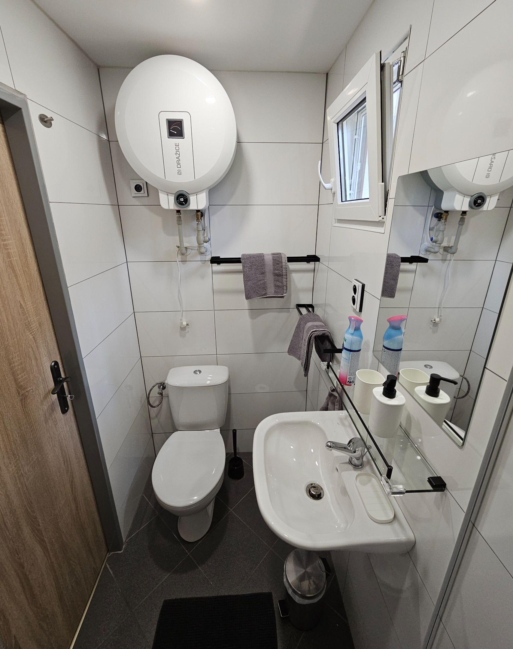 Chata č. 8  - První Dvě chatky Máchovo jezero