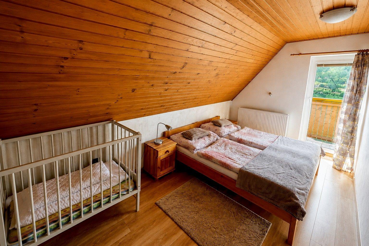 Domek  - Chata u pltníka Paľka a Tiny house Podbieľanská archa