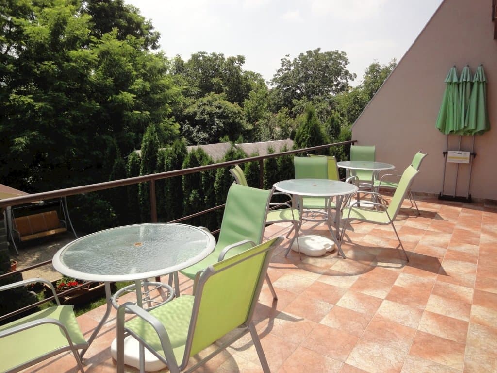 posedenie na strednej terase - Apartmány Petra