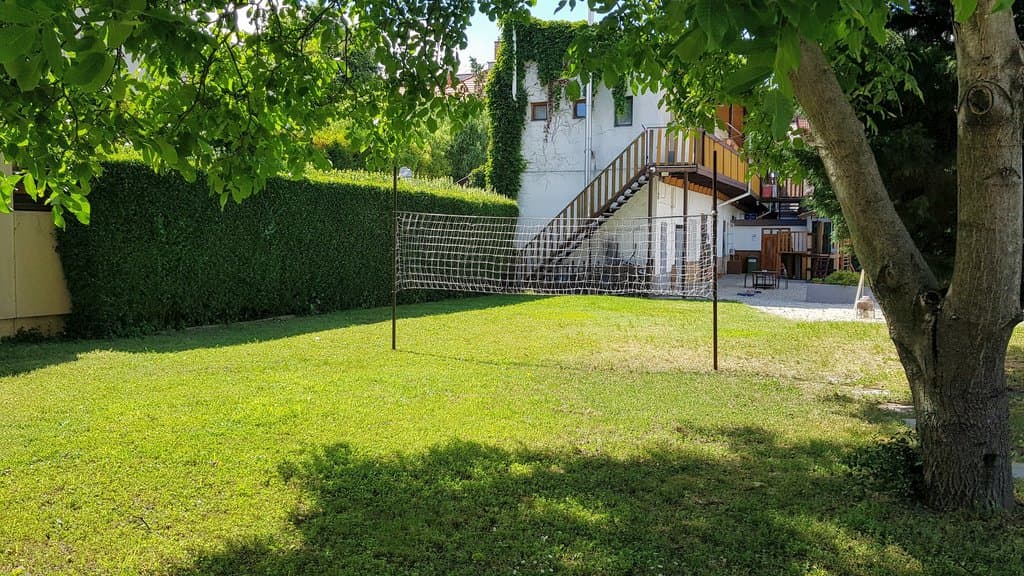 Detské ihrisko pre loptové hry. Slúži pre všetky ubytované deti. - CITY CENTRE APARTMENTS