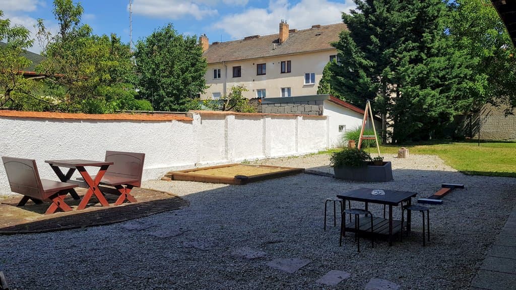 Posedenie v detskom parku s pieskoviskom, hojdačkami, preliezkami a ihriskom - CITY CENTRE APARTMENTS