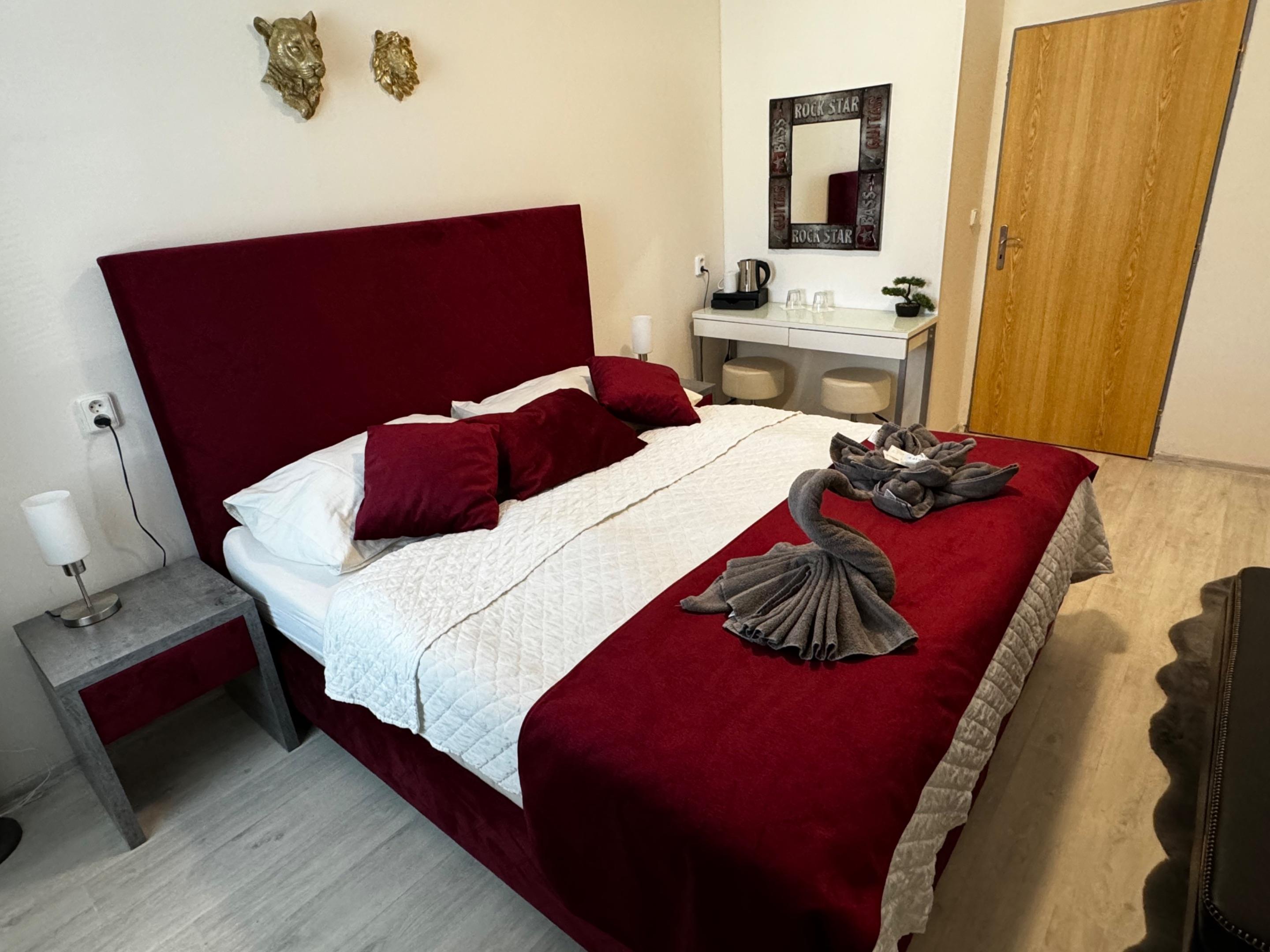 Doubleroom - dvoulůžkový pokoj nadstandard  - Restaurant - Hotel Stará Pošta
