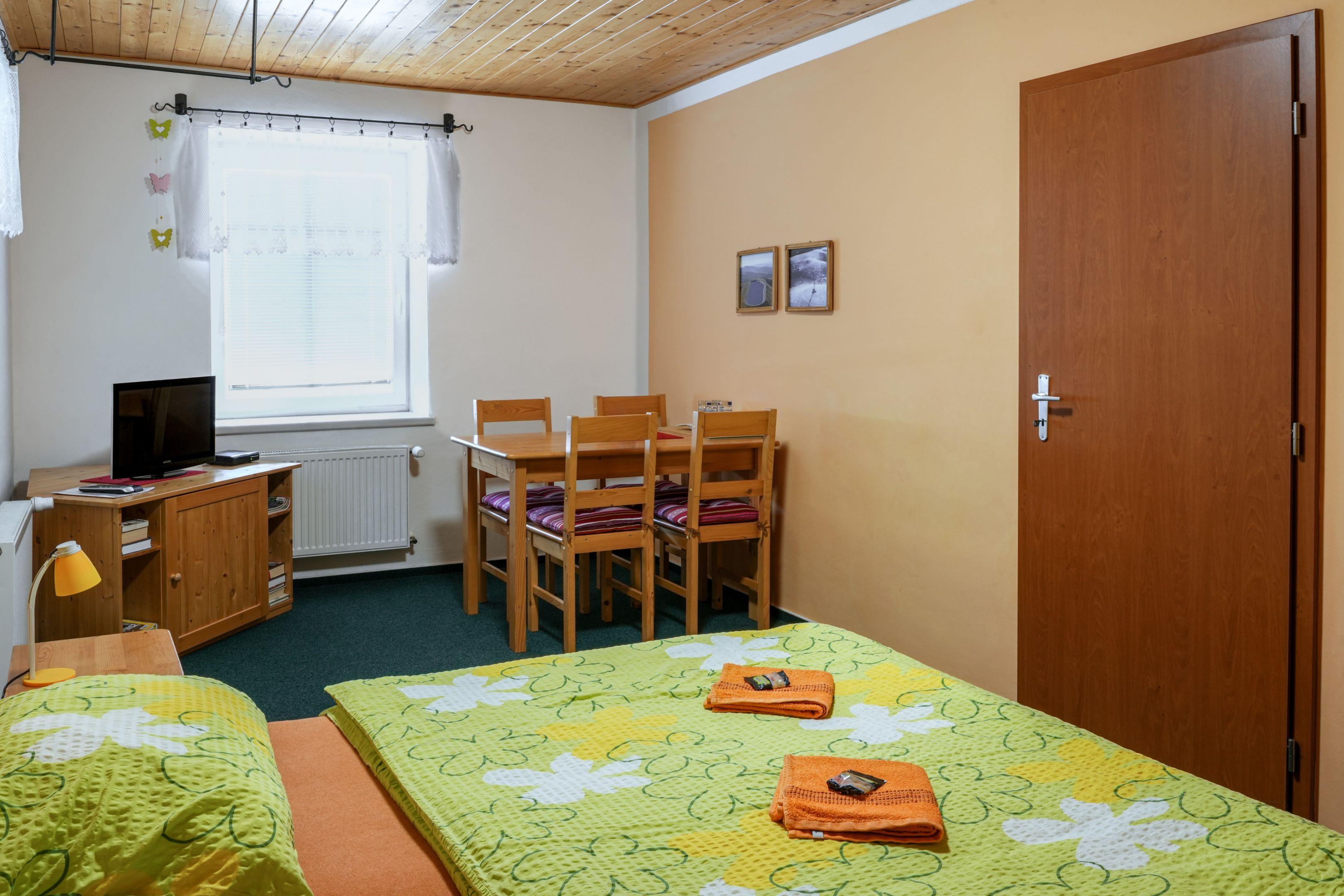 Apartmán s 2 ložnicemi pro 4 - 5 osob  - Penzion Žerotín