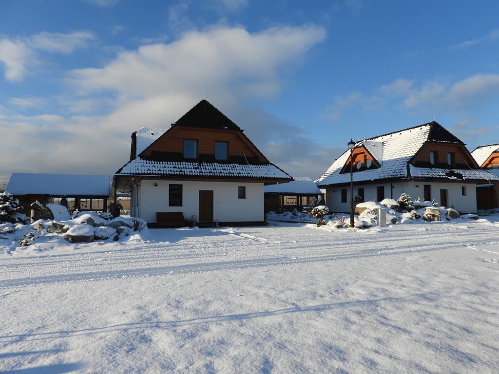Domek Cembra w zimie