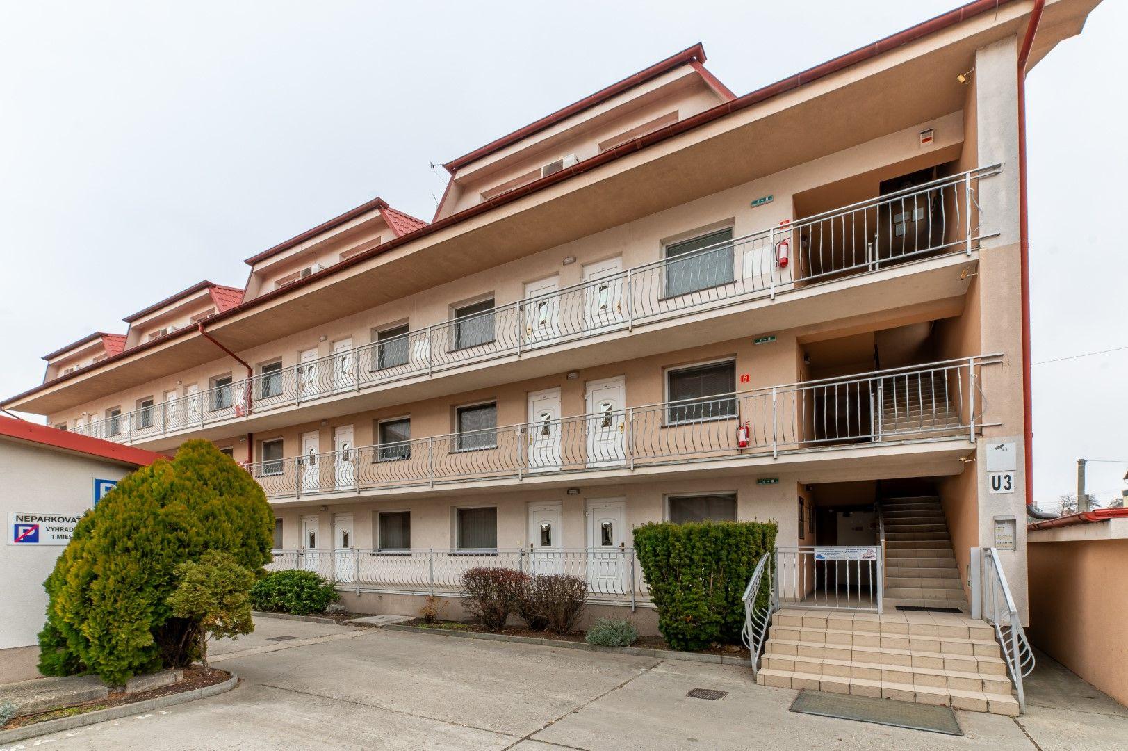 Herberge Dorm Residences Dlhá