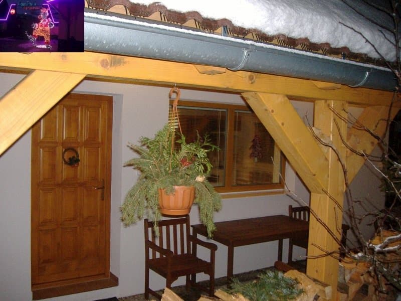 chatka - vchod - Chatka a Privát Jelka