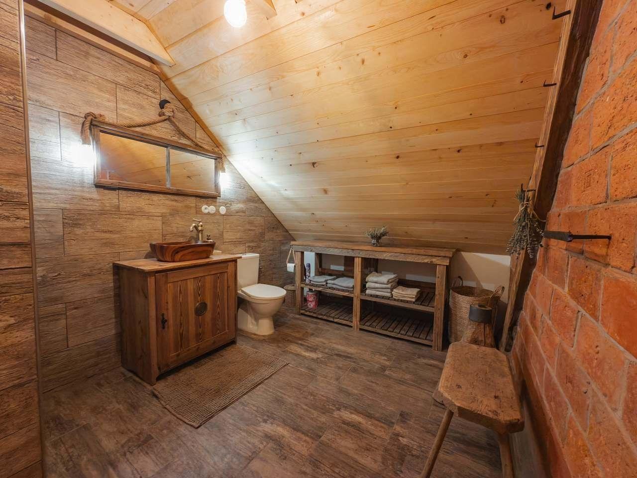 Łazienka z toaletą - Levandulová chalupa s wellness