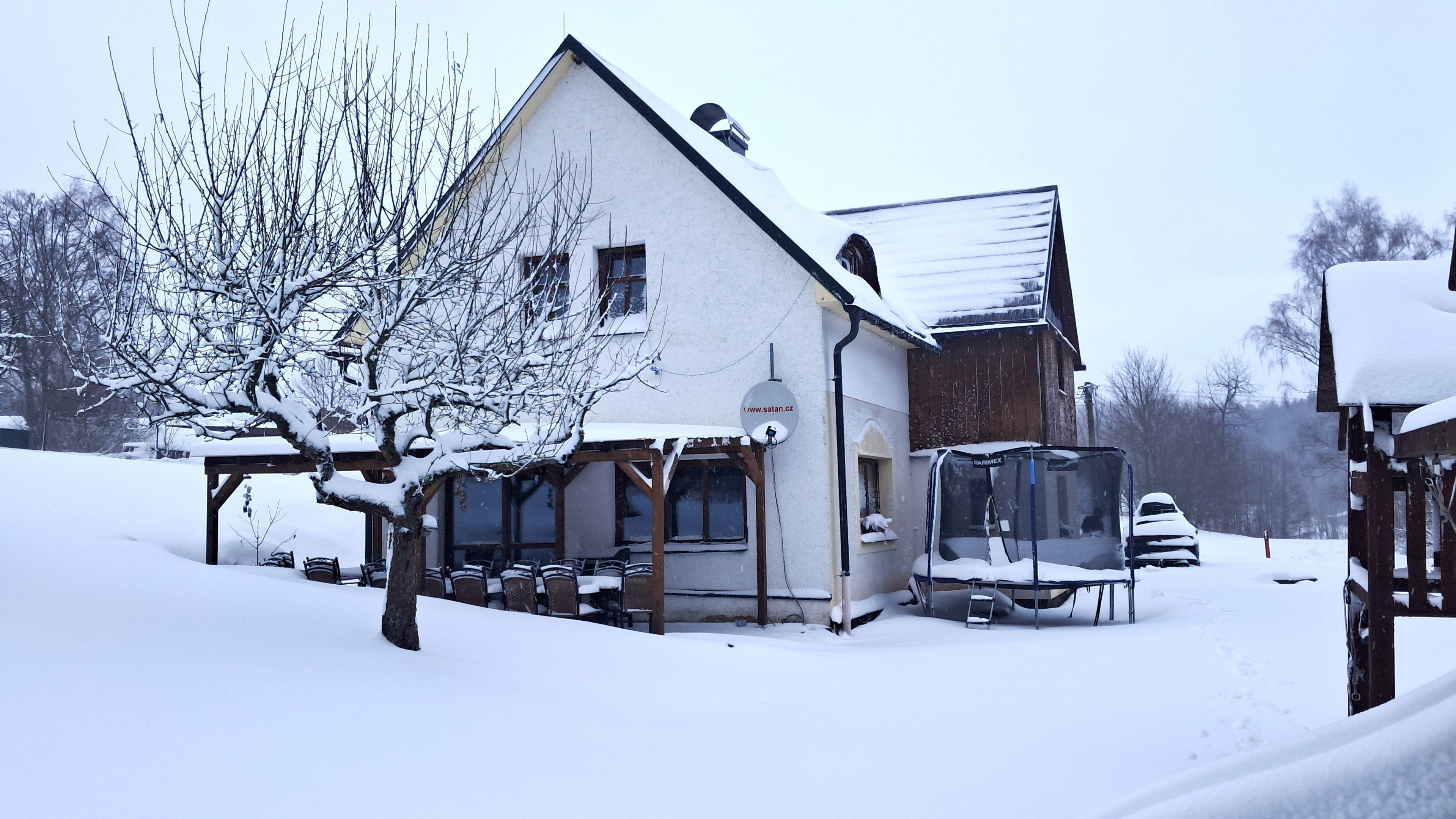 Cottage Lampr in the winter