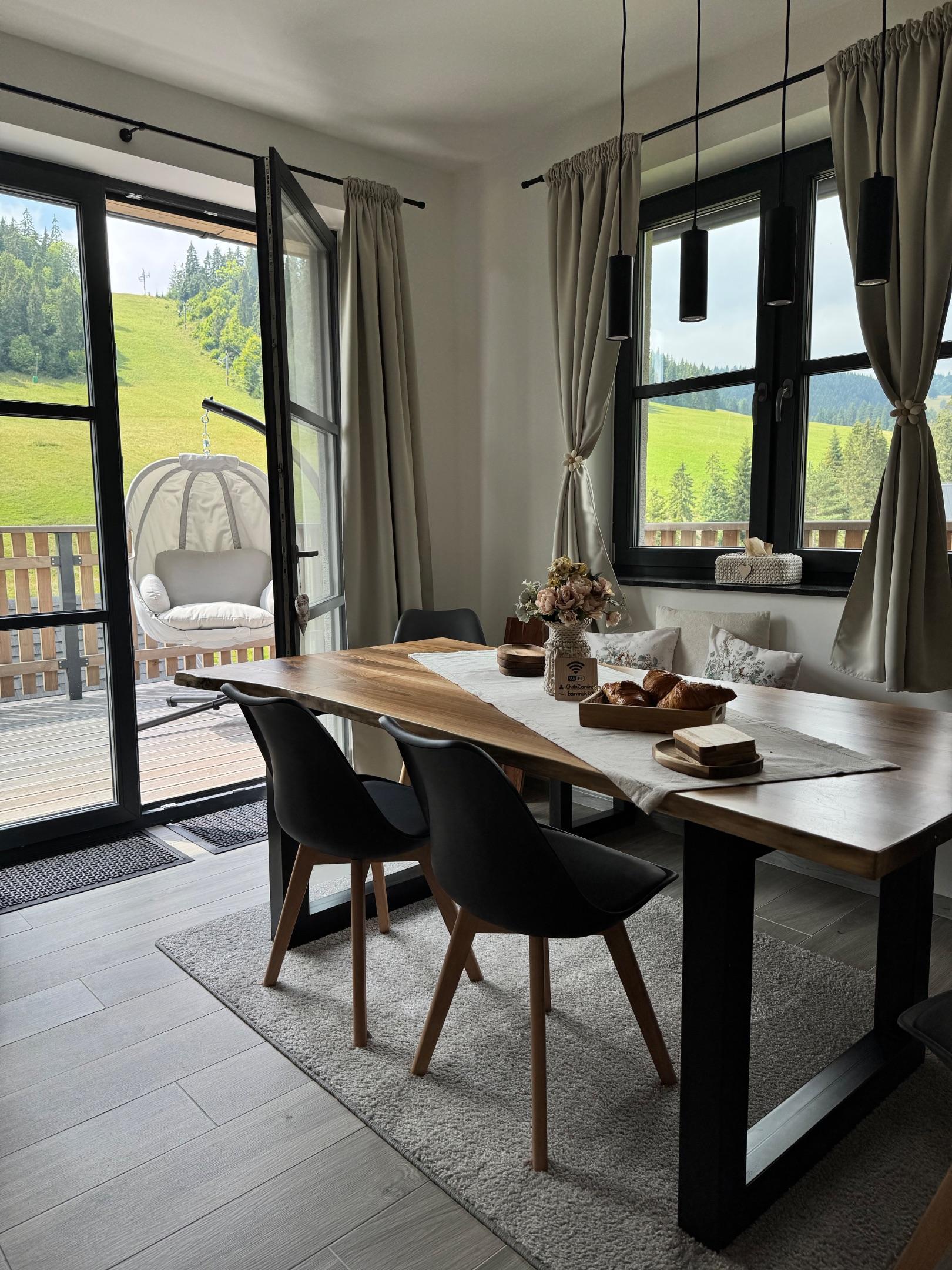 Cottage Barvinok 972393
