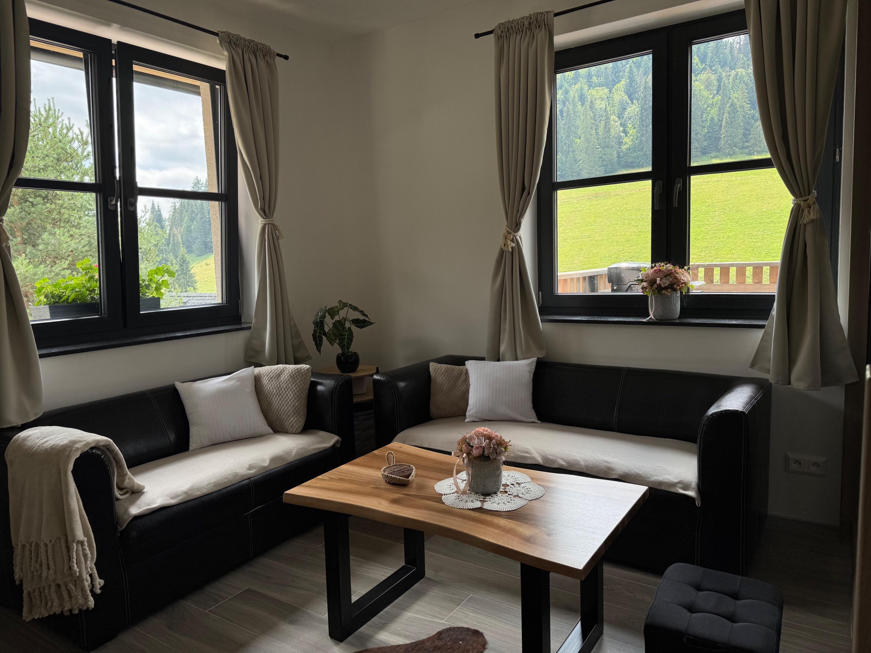 Cottage Barvinok 972394