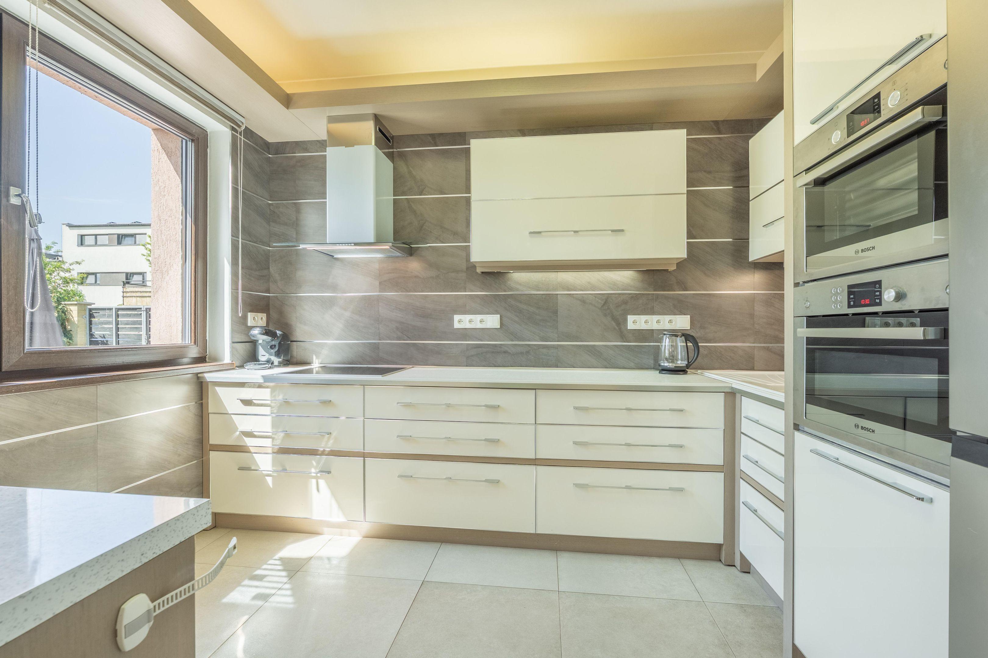 Kitchen - Luxusní vila Serenity
