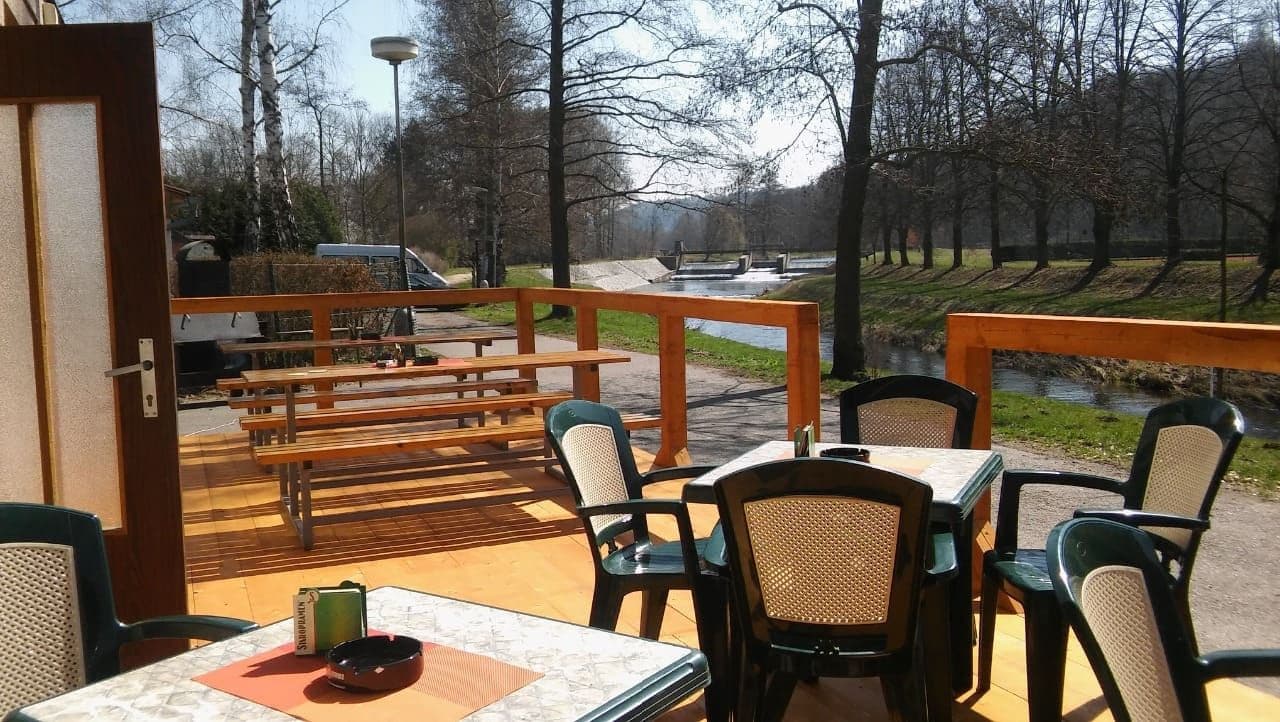Exteriér - Hotel U Splavu