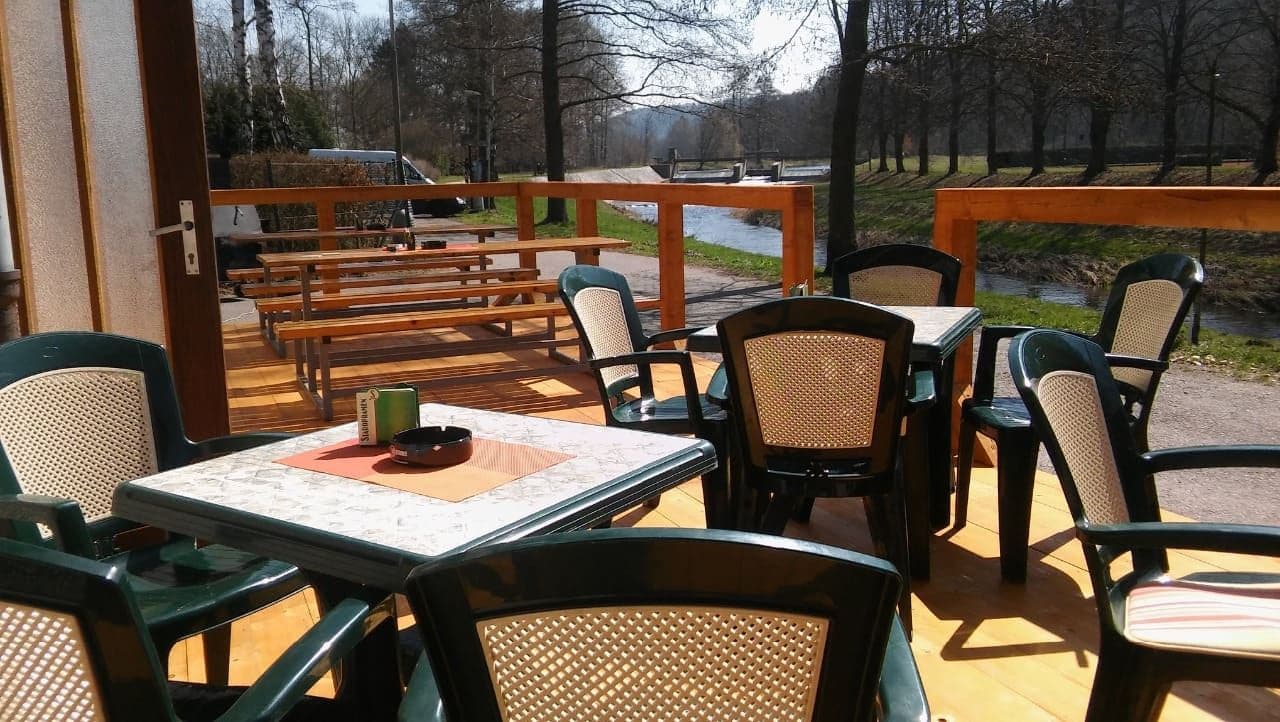 Exteriér - Hotel U Splavu