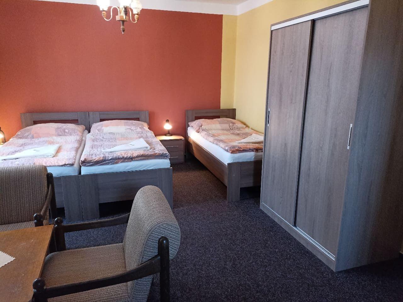 Třílůžkový pokoj Trojlôžková izba - Hotel U Splavu