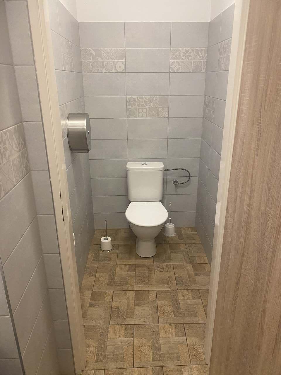 Samostatná toaleta - Apartmány Valeč
