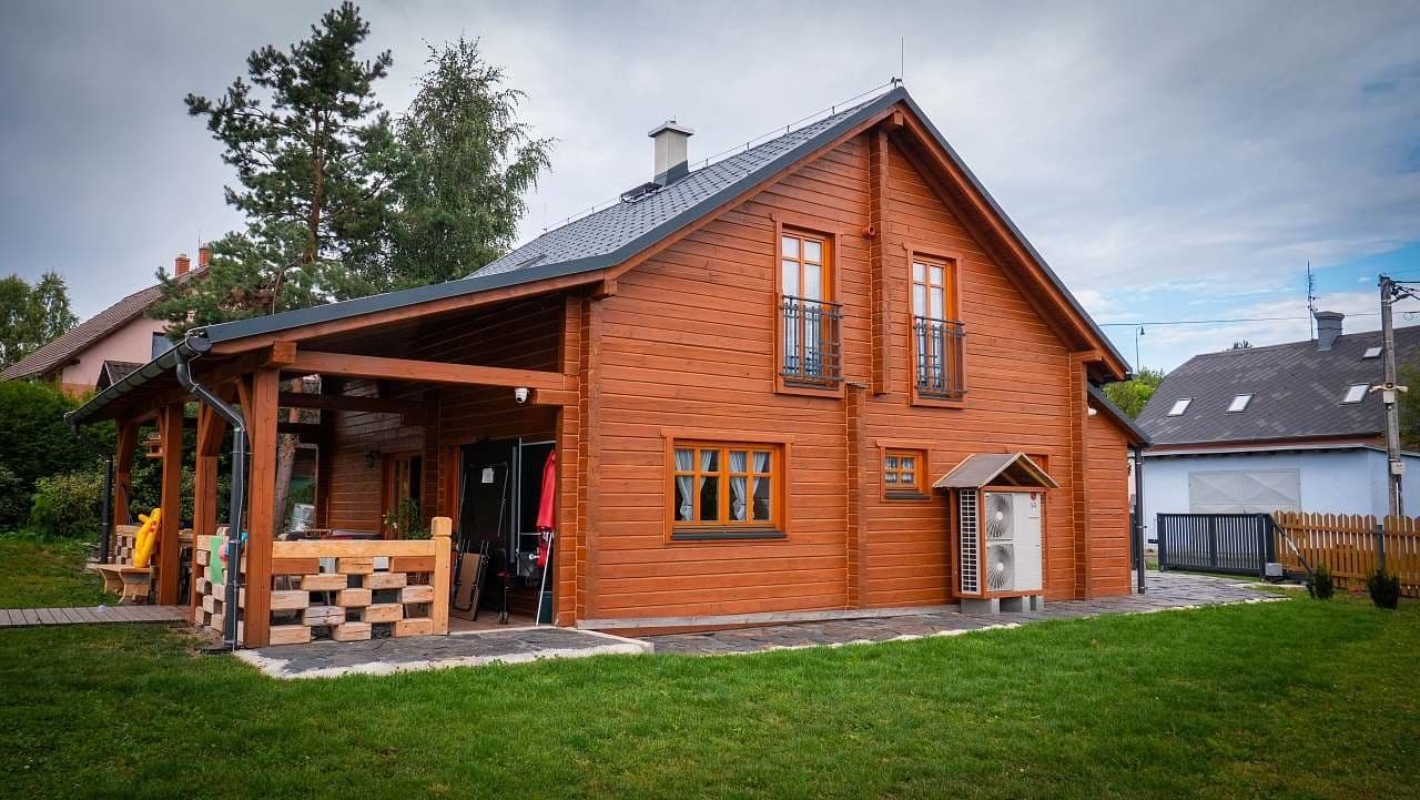 Roubenka V Sedmičkách v létě