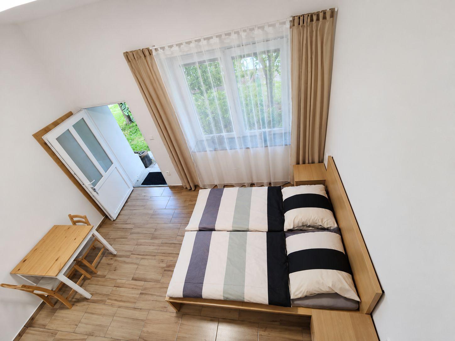 Apartmán Meruňka Čtyřlůžkové studio - Ubytování Zahrada