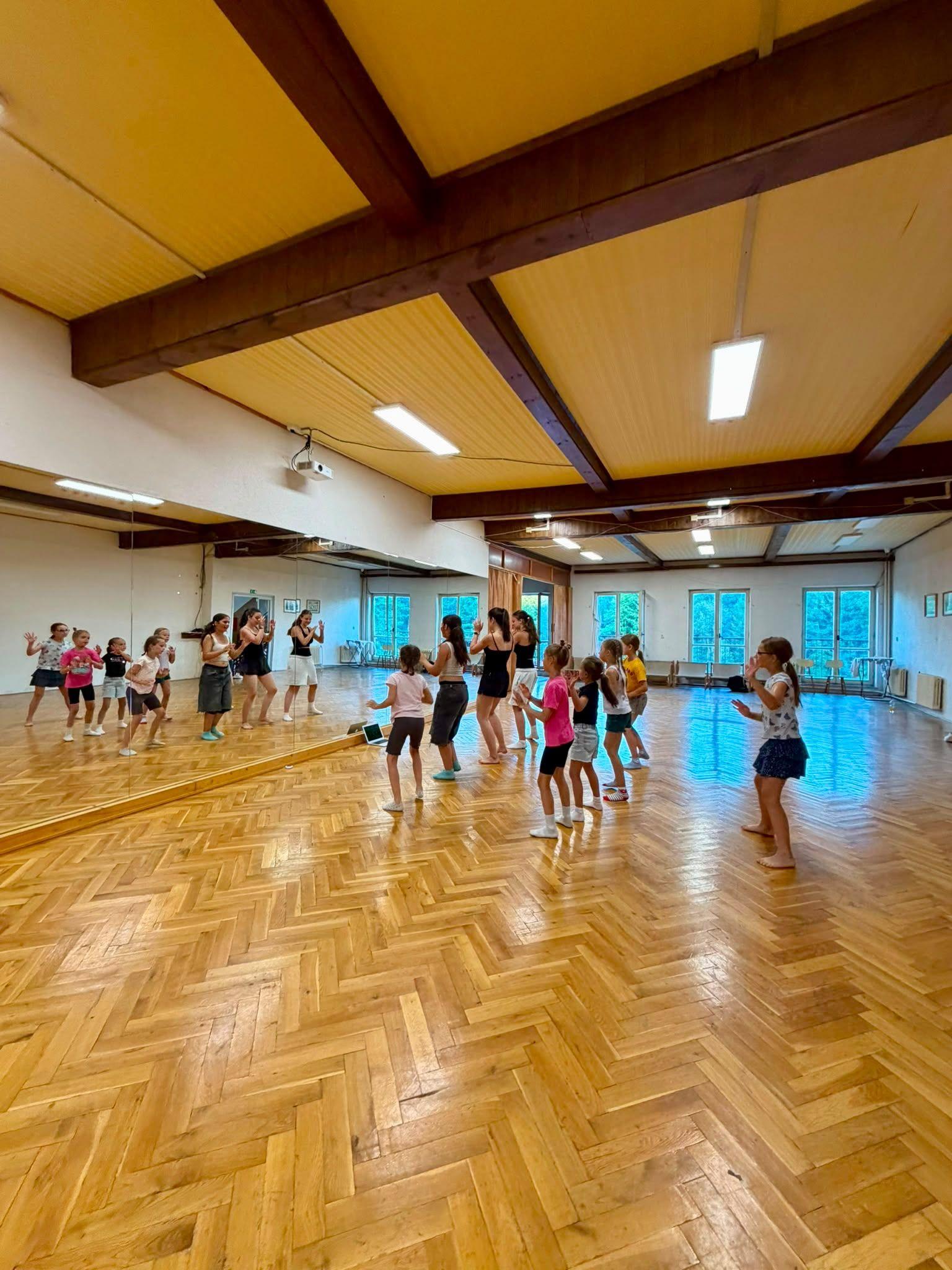 Rekreační centrum LANWOOD  976756
