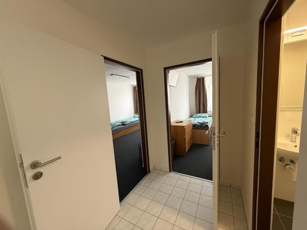 Apartmán se 3 ložnicemi a výhledem Apartmán s 3 ložnicemi - Hotel a ubytovna Zimní stadion Slaný