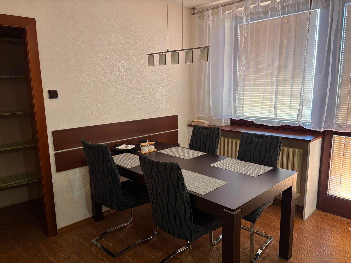 Apartmán s 4 spálňami  - Ubytovanie dom Studenec