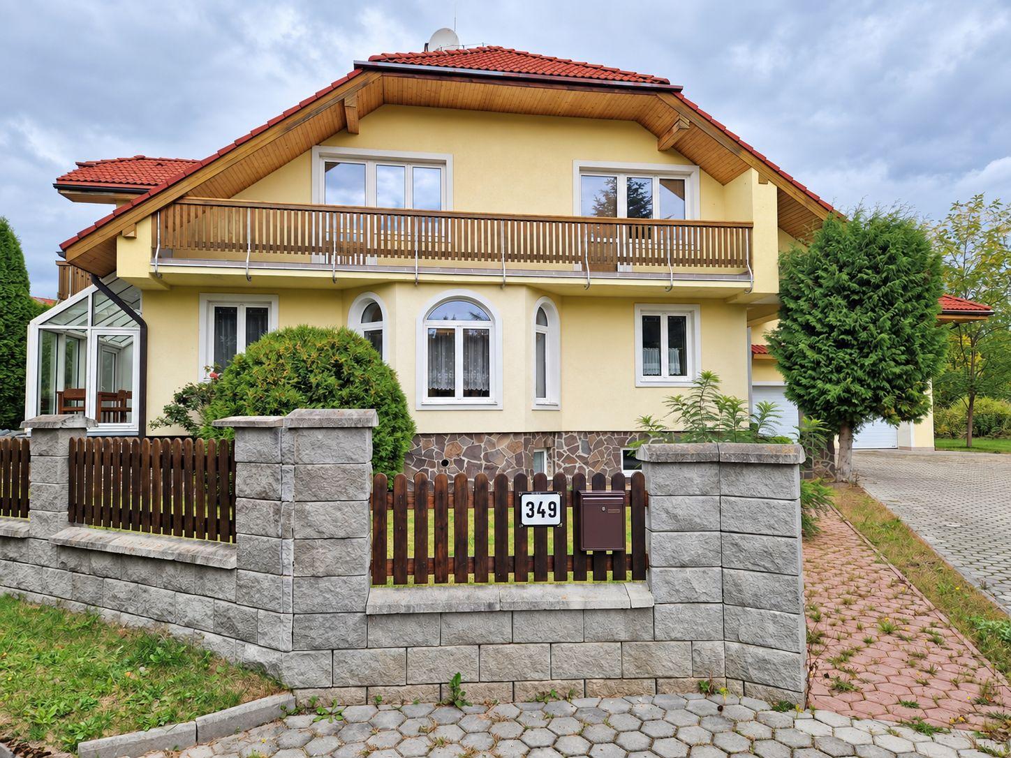 Family mansion with sauna, jacuzzi & gym