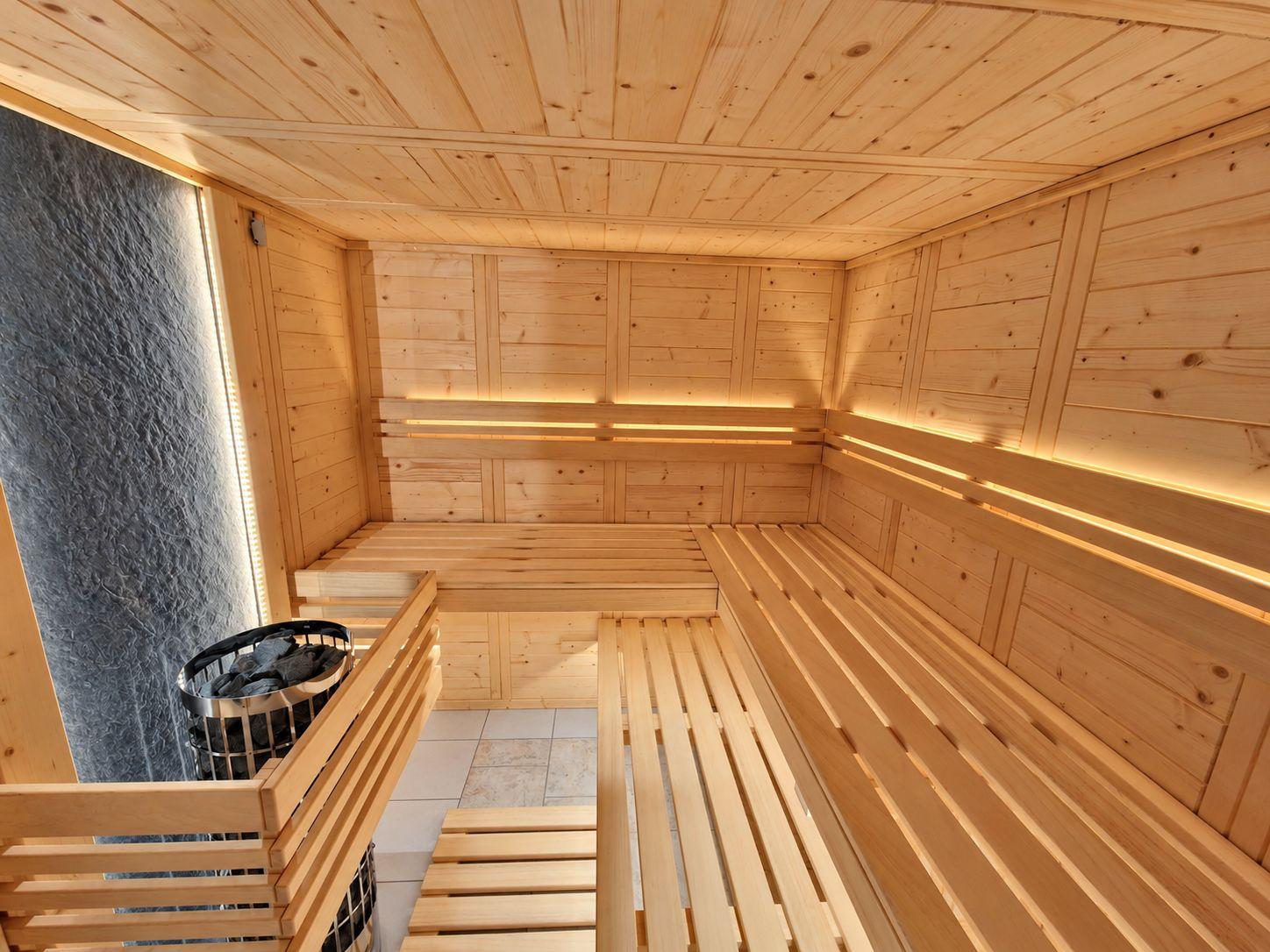 Interiér - Family mansion with sauna, jacuzzi & gym