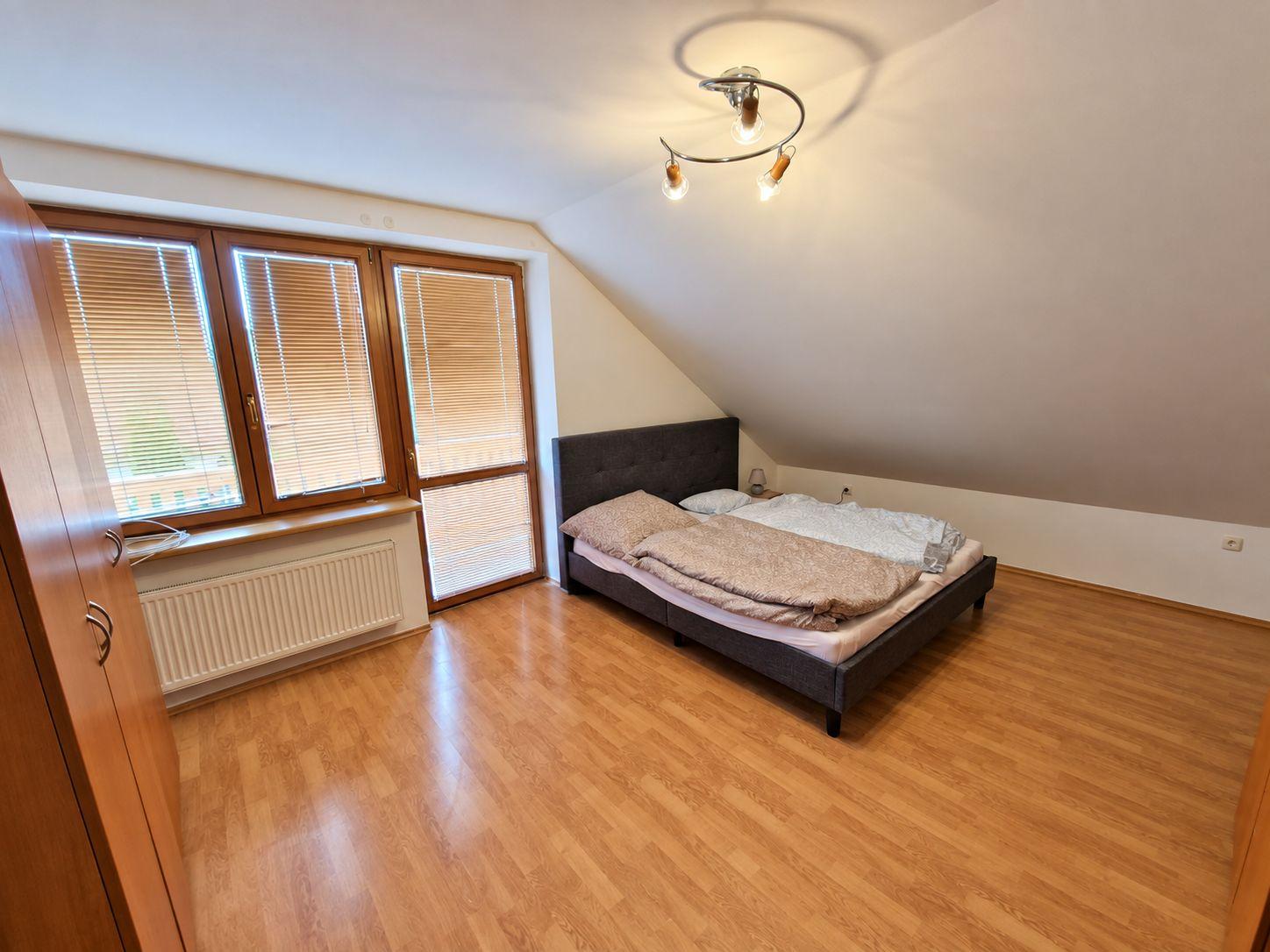 Dvojlôžková izba  - Family mansion with sauna, jacuzzi & gym