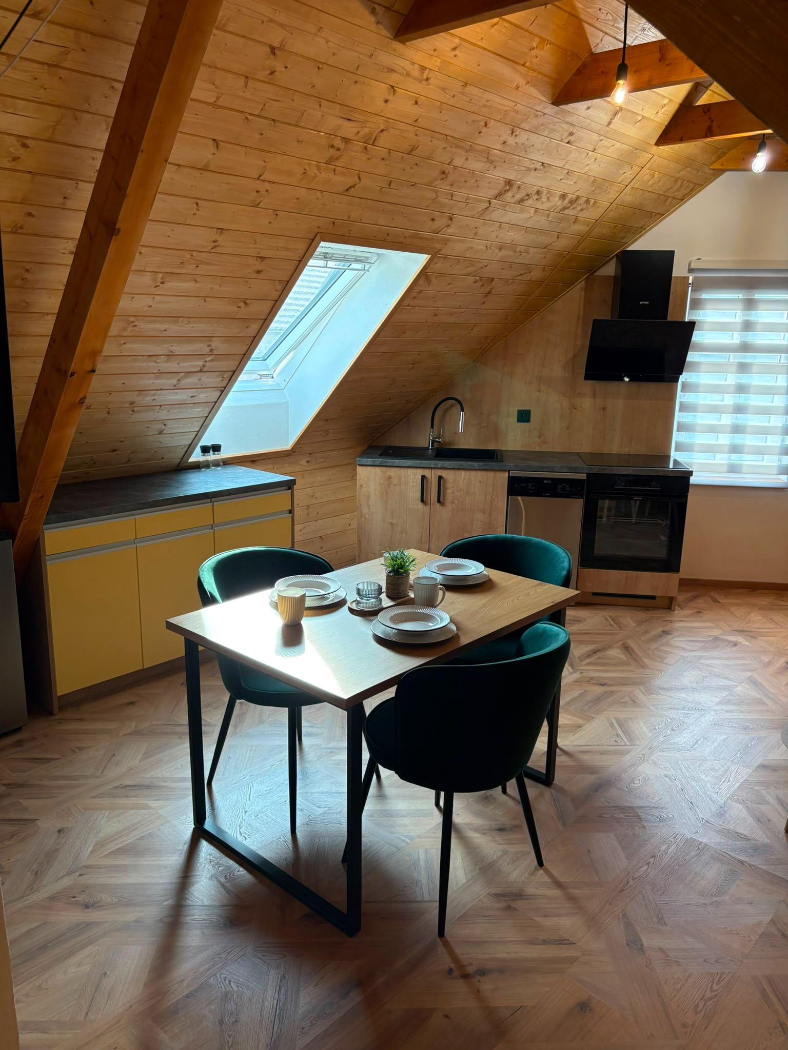 Podkrovní apartmán Třílůžkové studio s přistýlkou - Apartmány Jícha