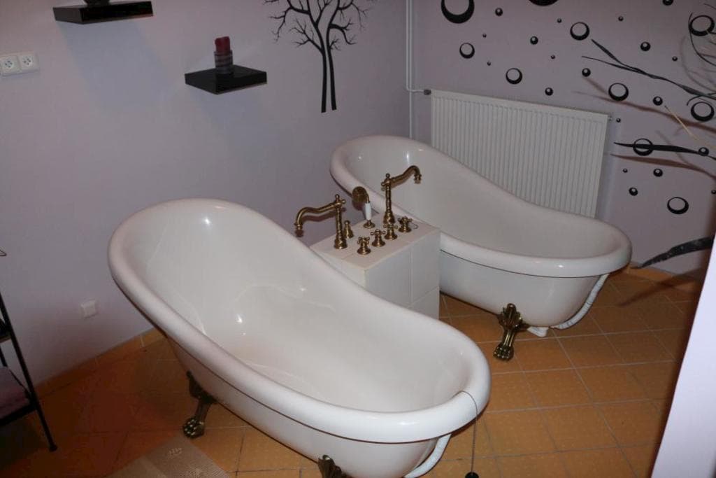 vany ve wellness centru - Apartmány Divoký Anděl